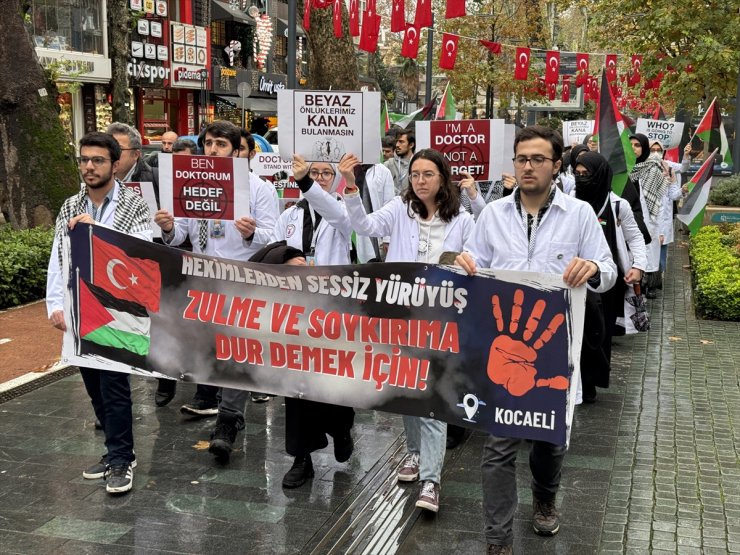 Sakarya ve Kocaeli'de hekimler Gazze için "sessiz yürüyüş" gerçekleştirdi