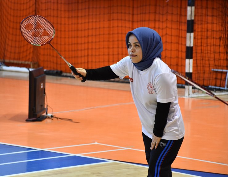 Para badminton Türkiye şampiyonu Kübra Çevik, yeni başarılara gözünü dikti: