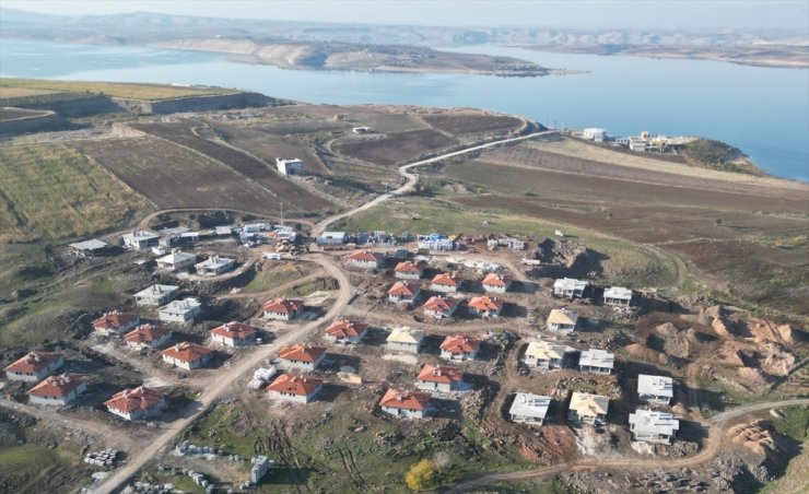 Şanlıurfa'da Atatürk Barajı manzaralı köy konutları mart ayında teslim edilecek