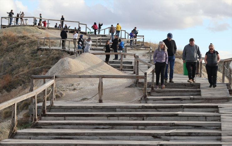 Kapadokya "Ejderha Yılı"na girmeye hazırlanan Çinli turistleri ağırlamaya hazırlanıyor