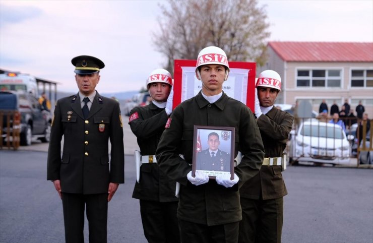 Pençe-Kilit Operasyonu bölgesinde şehit olan asker için Şırnak'ta tören yapıldı