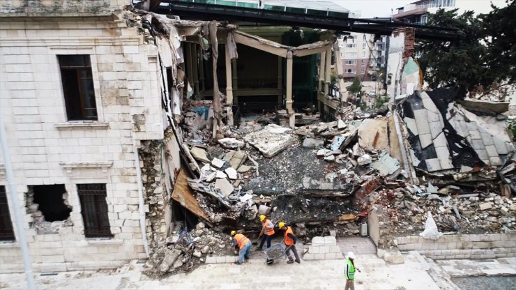 Hatay'ın Türkiye'ye katılımının oylandığı valilik binası depremin izlerinden kurtarılıyor