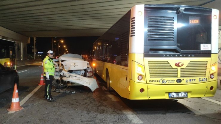 Kadıköy'de zincirleme trafik kazasında 5 kişi yaralandı