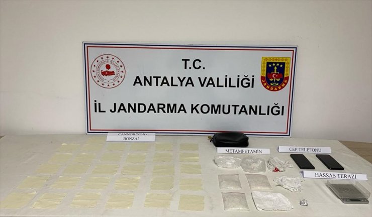 Antalya'da uyuşturucu operasyonunda 3 şüpheli yakalandı