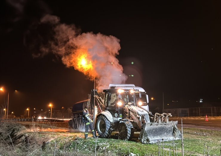 Bolu'da tankerden sızan kimyasal madde ekipleri alarma geçirdi