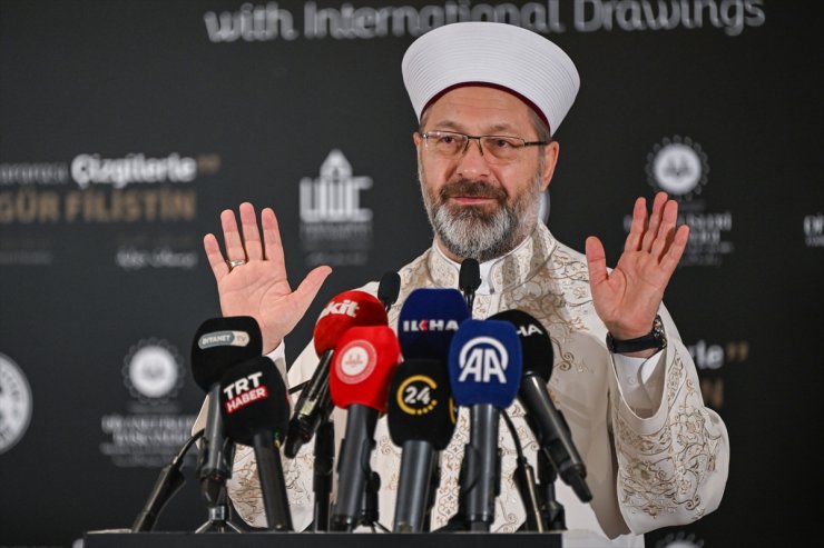 Diyanet İşleri Başkanı Erbaş, "Uluslararası Çizgilerle Özgür Filistin Sergisi"nin açılışına katıldı: