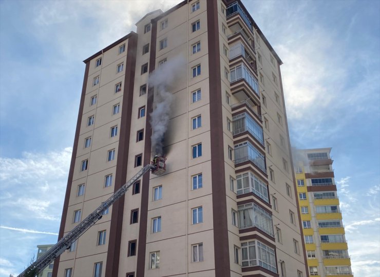 Kayseri'de apartman dairesinde çıkan yangın söndürüldü