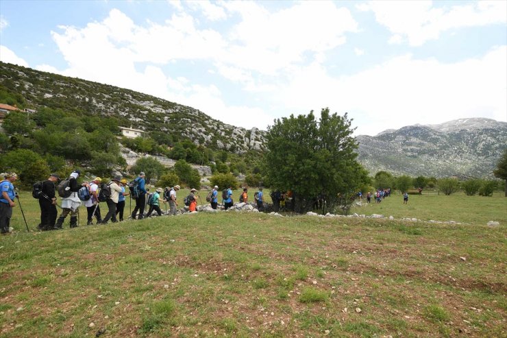 Konya'da doğa yürüyüşçüleri için turizme kazandırılan rotanın kılavuzu yayımlandı