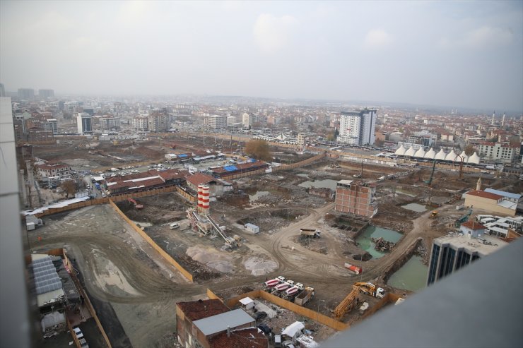 Malatya kent merkezinde konut ve iş yeri inşa çalışmaları sürüyor