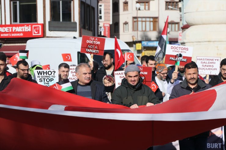 Karadeniz'de 3 ilde doktorlar "sessiz yürüyüş" ile İsrail'i protesto etti