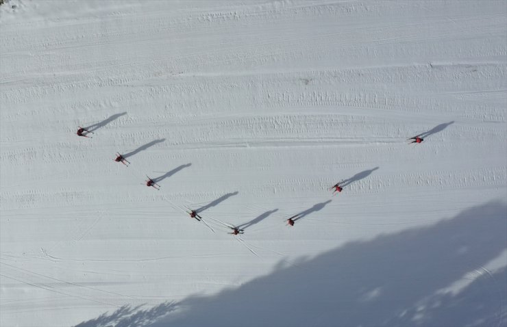 JAK timleri çam ormanlarıyla kaplı Cıbıltepe'de güvenli kayak tatili için hazır