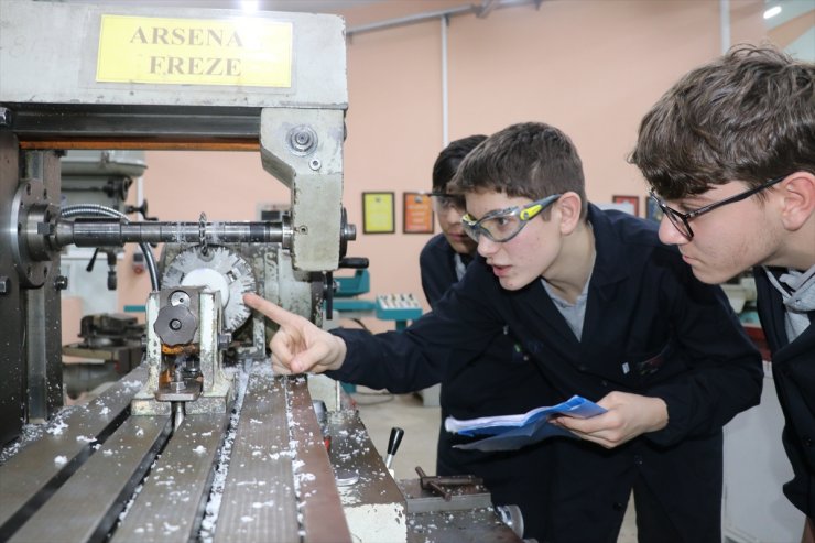 Kocaeli'deki meslek lisesi savunma sanayisine ara eleman yetiştirecek