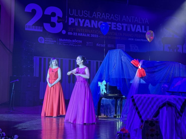 Uluslararası Antalya Piyano Festivali'nde "Dou Blanc & Noir" grubu müzikseverlerle buluştu