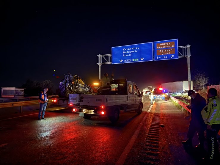 Bursa'da meydana gelen zincirleme trafik kazasında 1 kişi öldü, 2 kişi yaralandı