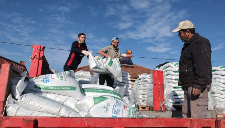 Kocaeli'de çiftçilere yüzde 50 hibe ile gübre dağıtılıyor