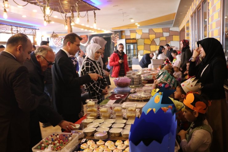 Ağrı'da "Minik Kalplerden Filistin'e Gönül Köprüsü" kermesi düzenlendi