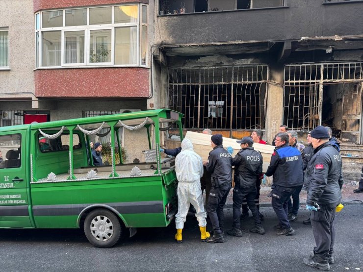 İstanbul'da iş yerinde çıkan ve üst katlara sıçrayan yangında 1 kişi öldü, 5 kişi yaralandı