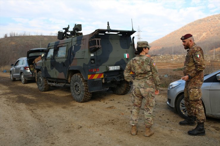 KFOR, Kosova-Sırbistan sınır bölgesinde güvenliği sağlamak için devriye faaliyetini sürdürüyor