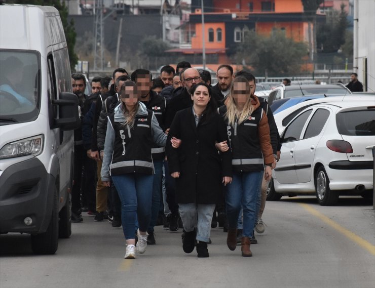 GÜNCELLEME - Adana Büyükşehir Belediyesine yönelik operasyonda yakalanan 5 şüpheli tutuklandı