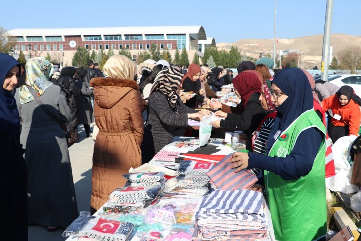 Batman'da üniversite öğrencileri Gazze yararına kermes düzenledi