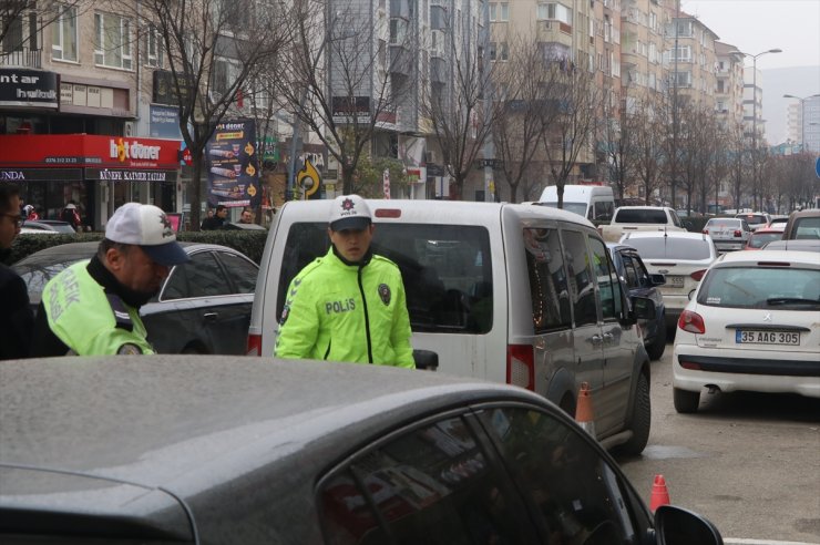 Çankırı'da engelli park yerlerine park eden sürücüler valinin yazdığı mektupla uyarıldı