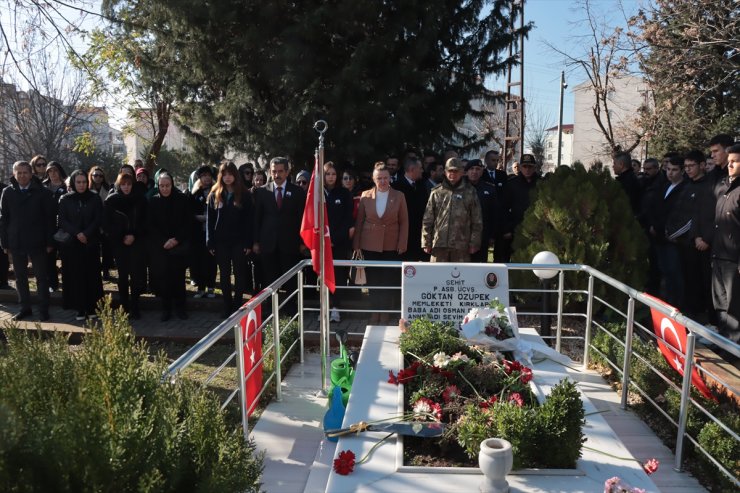 Fırat Kalkanı Harekatı şehidi Göktan Özüpek, şehadetinin 7'nci yılında kabri başında anıldı