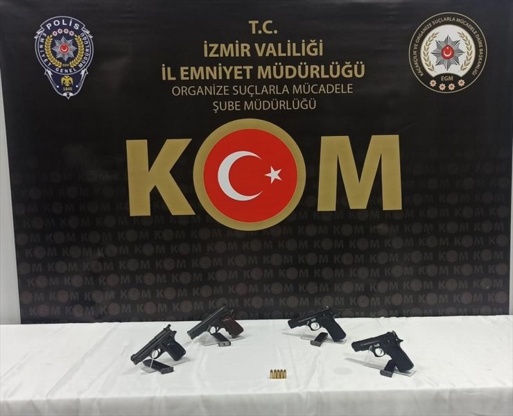 İzmir'de suç örgütüne yönelik operasyonda 9 kişi yakalandı