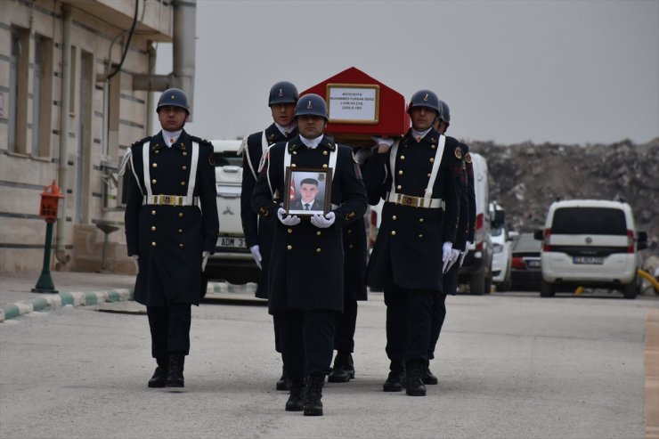 Kalp krizi nedeniyle vefat eden Jandarma Astsubay Kıdemli Çavuş Deniz, Malatya'da defnedildi