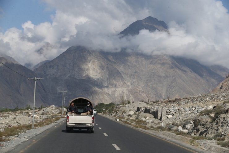 Pakistan'da yüksek dağ ve buzullarla çevrili Hunza, doğal güzellikleriyle öne çıkıyor