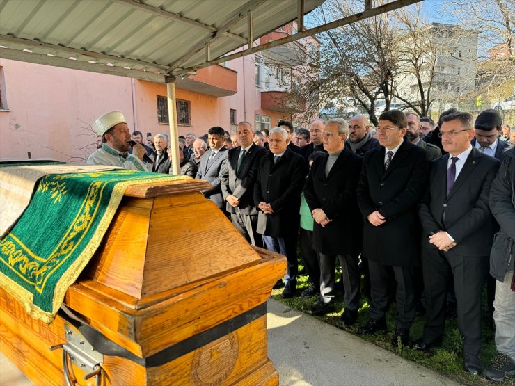 Adalet Bakanı Tunç, Bartın'da cenaze törenine katıldı