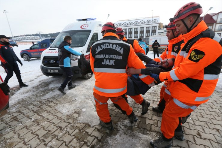 Güvenli kayak tatili için Sarıkamış'ta yapılan tatbikat gerçeği aratmadı