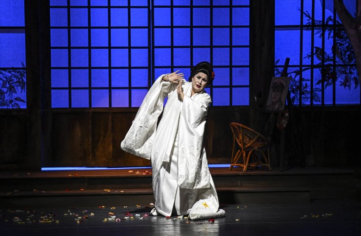 Madama Butterfly operası, prömiyer öncesi sanatsever öğrenciler için perdelerini açtı