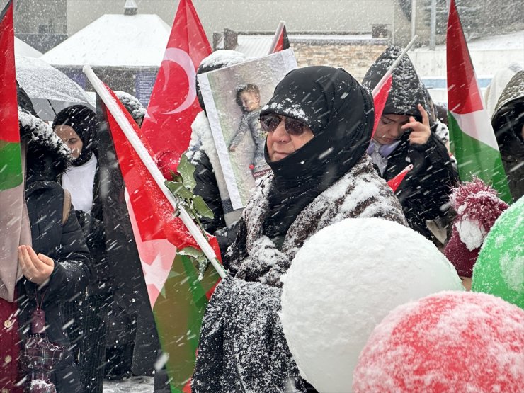 Erzurum ve Kars'ta doktorlar Gazze için "sessiz yürüyüş" gerçekleştirdi