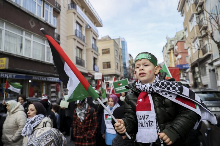 İstanbul'da "23 Aralık Dünya Şehit Çocuklar Günü" yürüyüşü