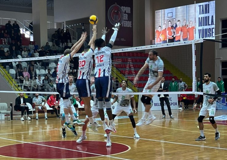 Voleybol: AXA Sigorta Efeler Ligi