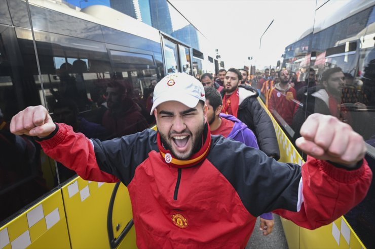 Galatasaray taraftarı derbi için Kadıköy'e gitti