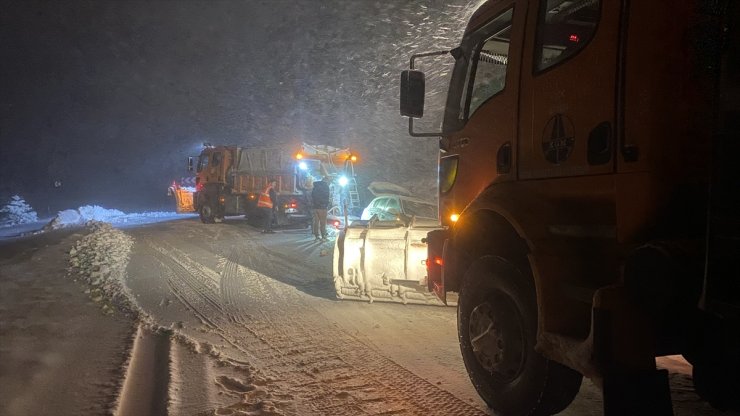 Kastamonu'da kar yağışı etkili oluyor