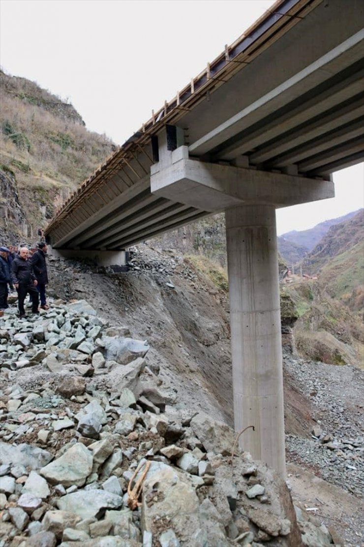 Ordu'da heyelan nedeniyle kapalı Karadeniz-Akdeniz yolundaki çalışmalarda sona gelindi