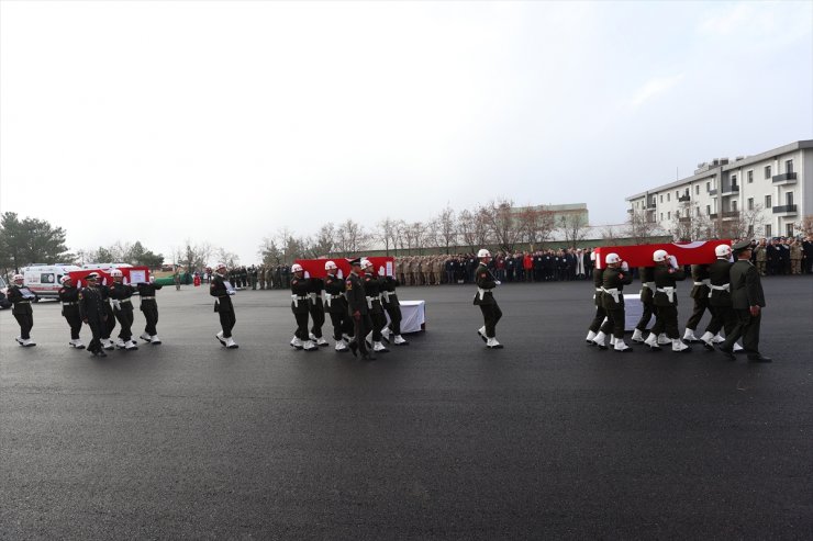 Pençe-Kilit Harekatı bölgesinde şehit olan 6 asker için Şırnak'ta tören yapıldı