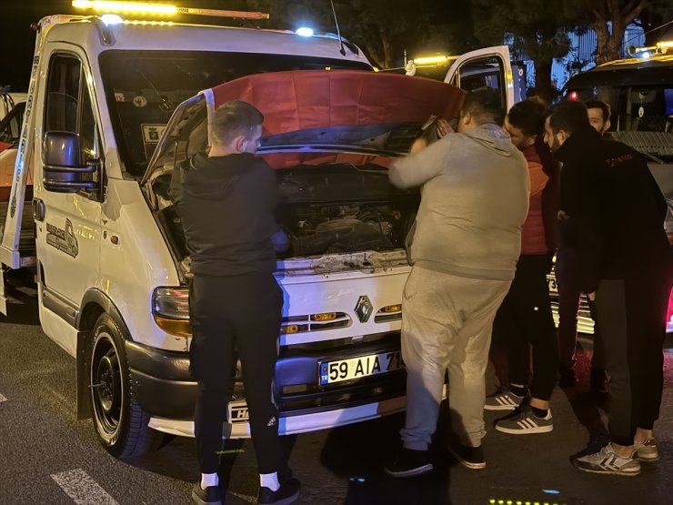 Tekirdağ'da çekicilerle terör saldırıları protesto edildi