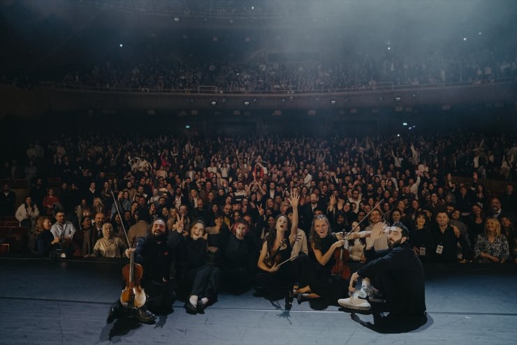 Dünyaca ünlü müzisyen Evgeny Grinko Zorlu PSM'de konser verdi