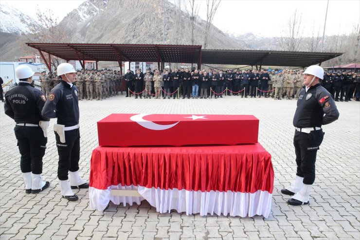 Hakkari'de kalp krizi sonucu vefat eden polis memuru için tören düzenlendi