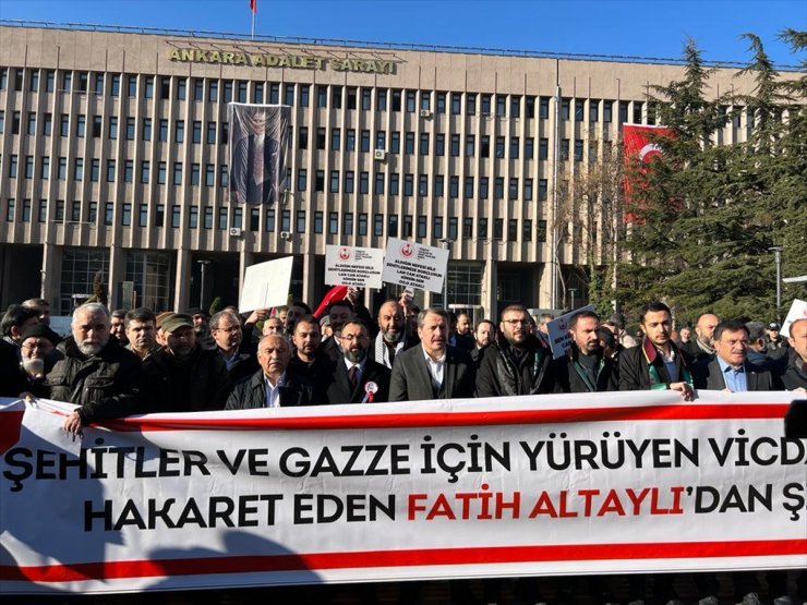 Ankara'daki bazı STK'lar gazeteci Fatih Altaylı hakkında suç duyurusunda bulundu