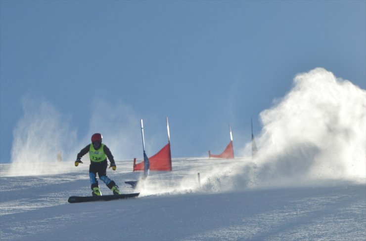 Erzurum'da düzenlenen "Snowboard Milli Takım Seçmeleri" tamamlandı