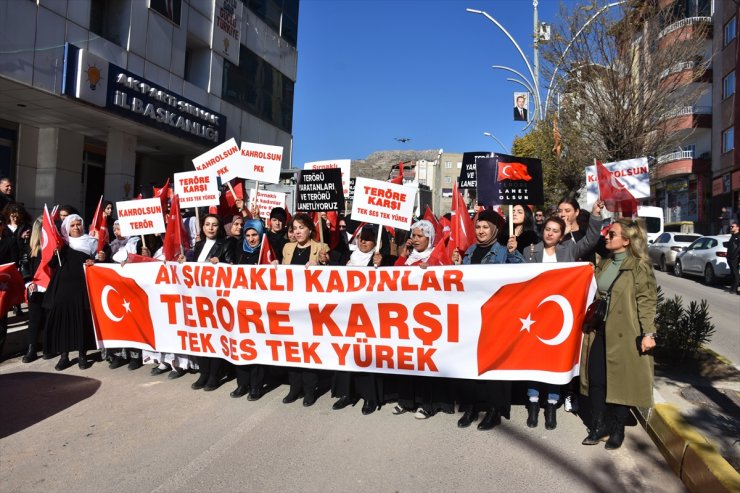 Şırnak'ta AK Parti Kadın Kollarından teröre tepki yürüyüşü