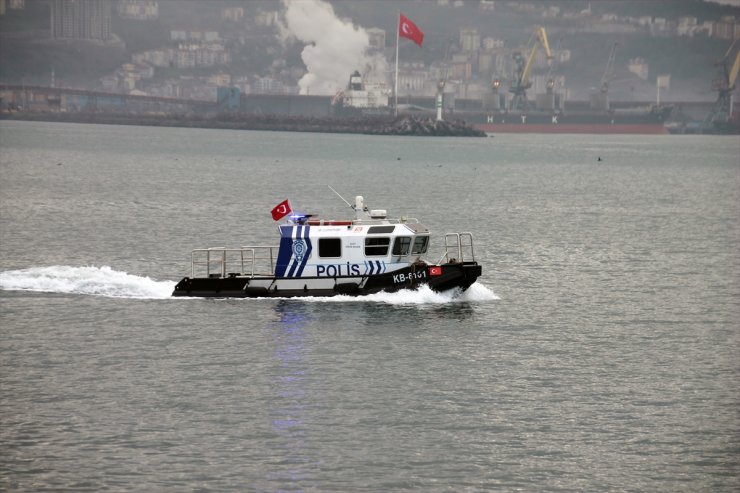 Zonguldak'ta batan geminin kayıp 7 personelini arama çalışmaları sürüyor