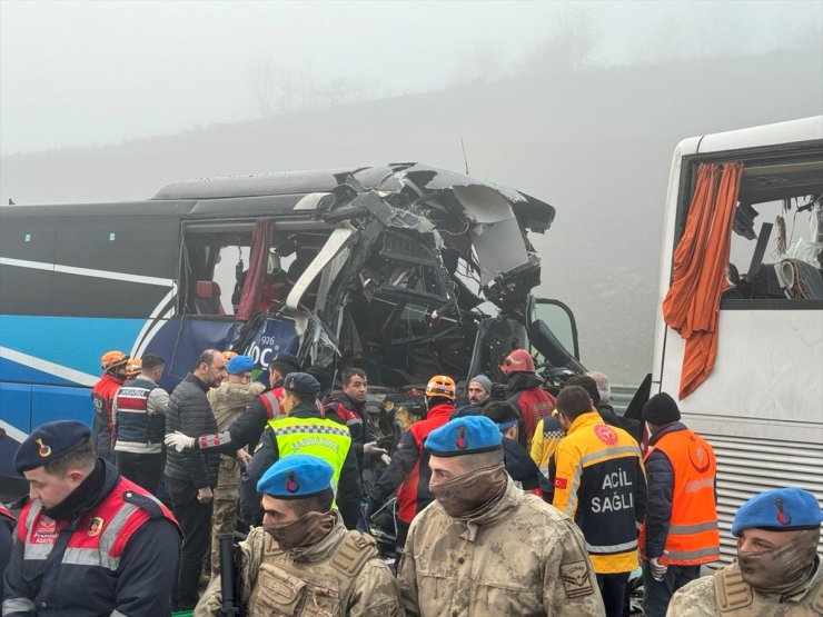 GÜNCELLEME - Kuzey Marmara Otoyolu'nda zincirleme kazada 11 kişi öldü, 57 kişi yaralandı