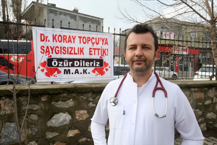 Muş'ta doktorla tartışan hasta ve yakını, astıkları pankartla özür diledi