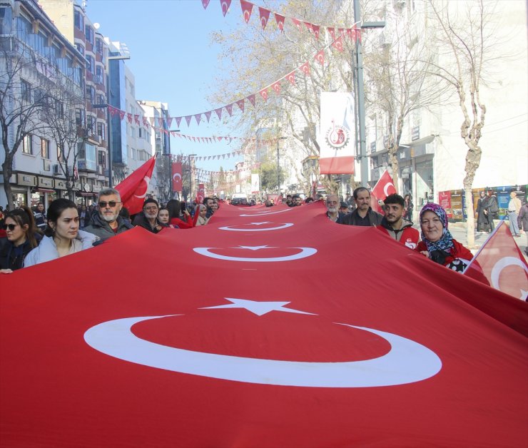 Uşak'ta "Şehitleri Anma ve Teröre Lanet" yürüyüşü düzenlendi