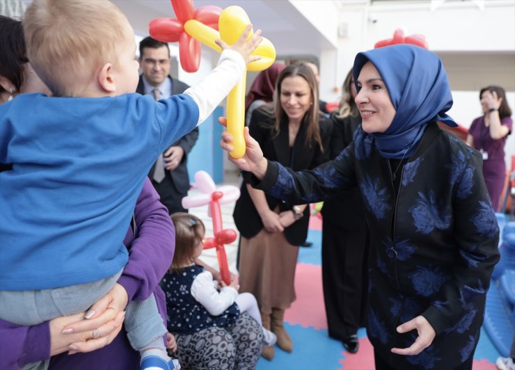 Aile ve Sosyal Hizmetler Bakanı Göktaş'tan yaralı askerlere ziyaret: